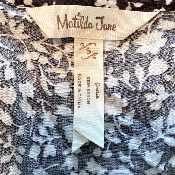 Matilda Jane In the Breezeway Split Neck Floral Boho Top - Picture 6 of 6